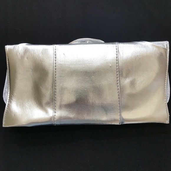 Silver Metallic clutch purse - Picture 3 of 4
